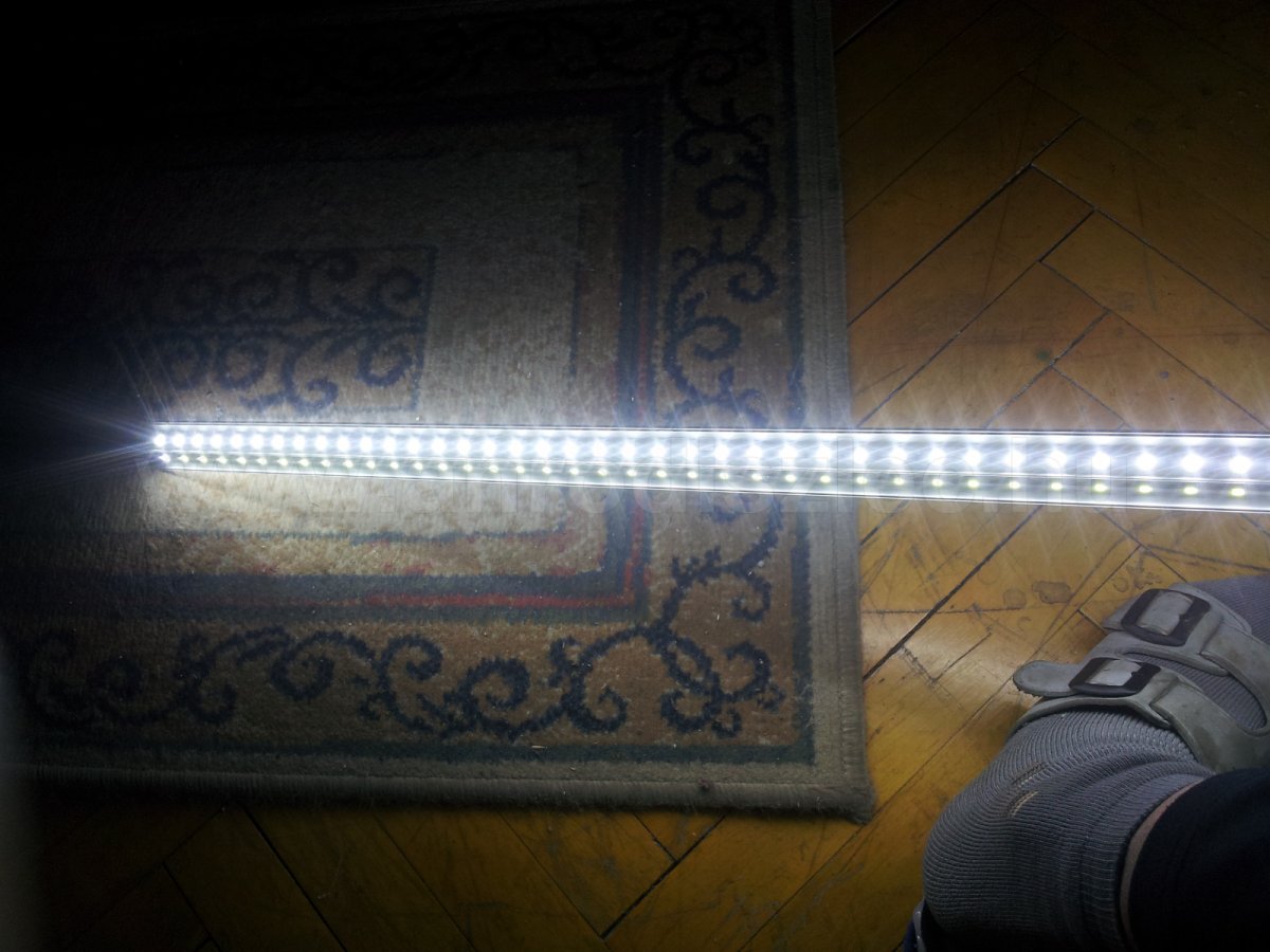 Tesztvilágítás 5630 hidegfehér led szalag