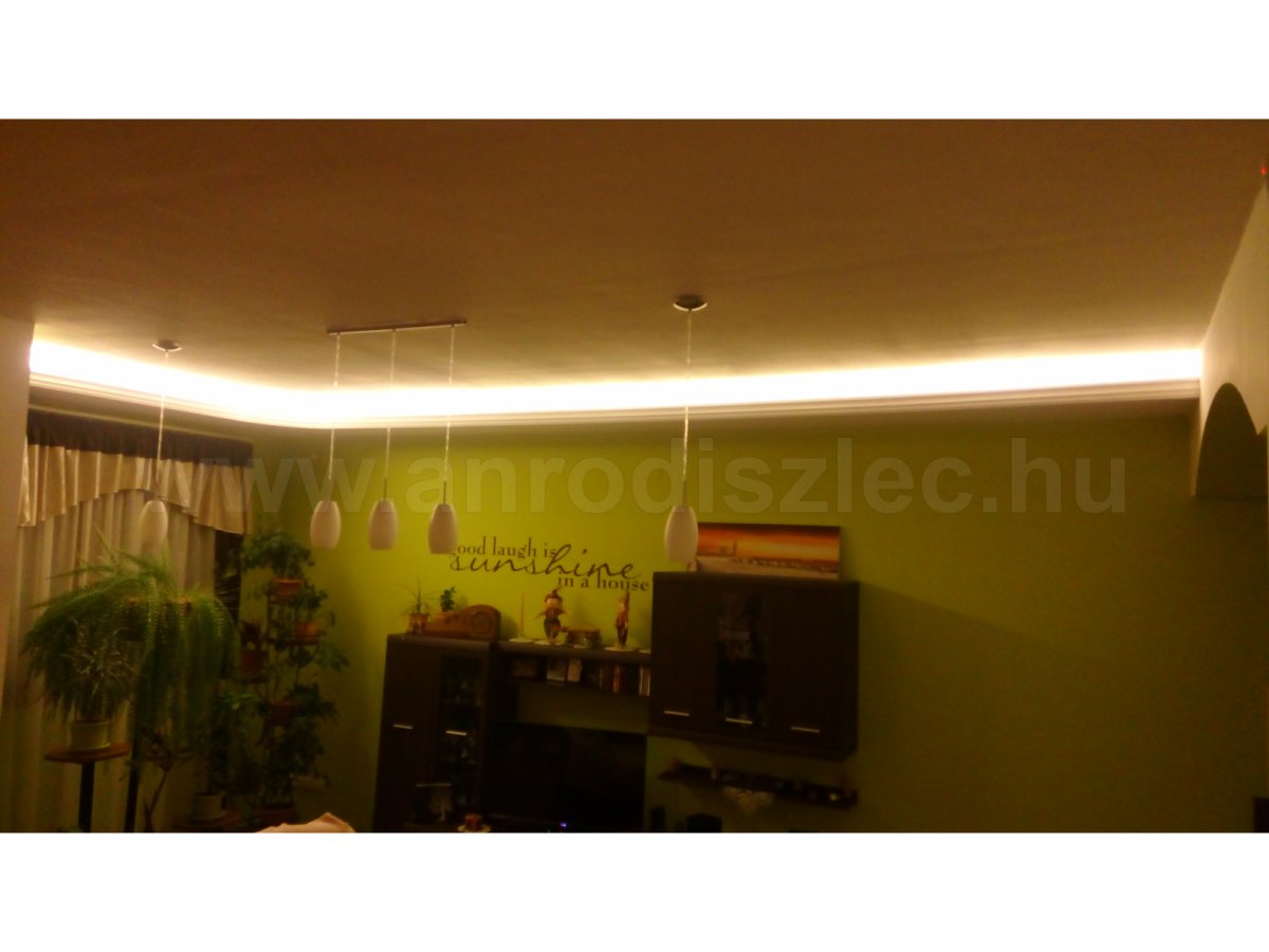 8 méteres LED szalag fényerőszabályozóval