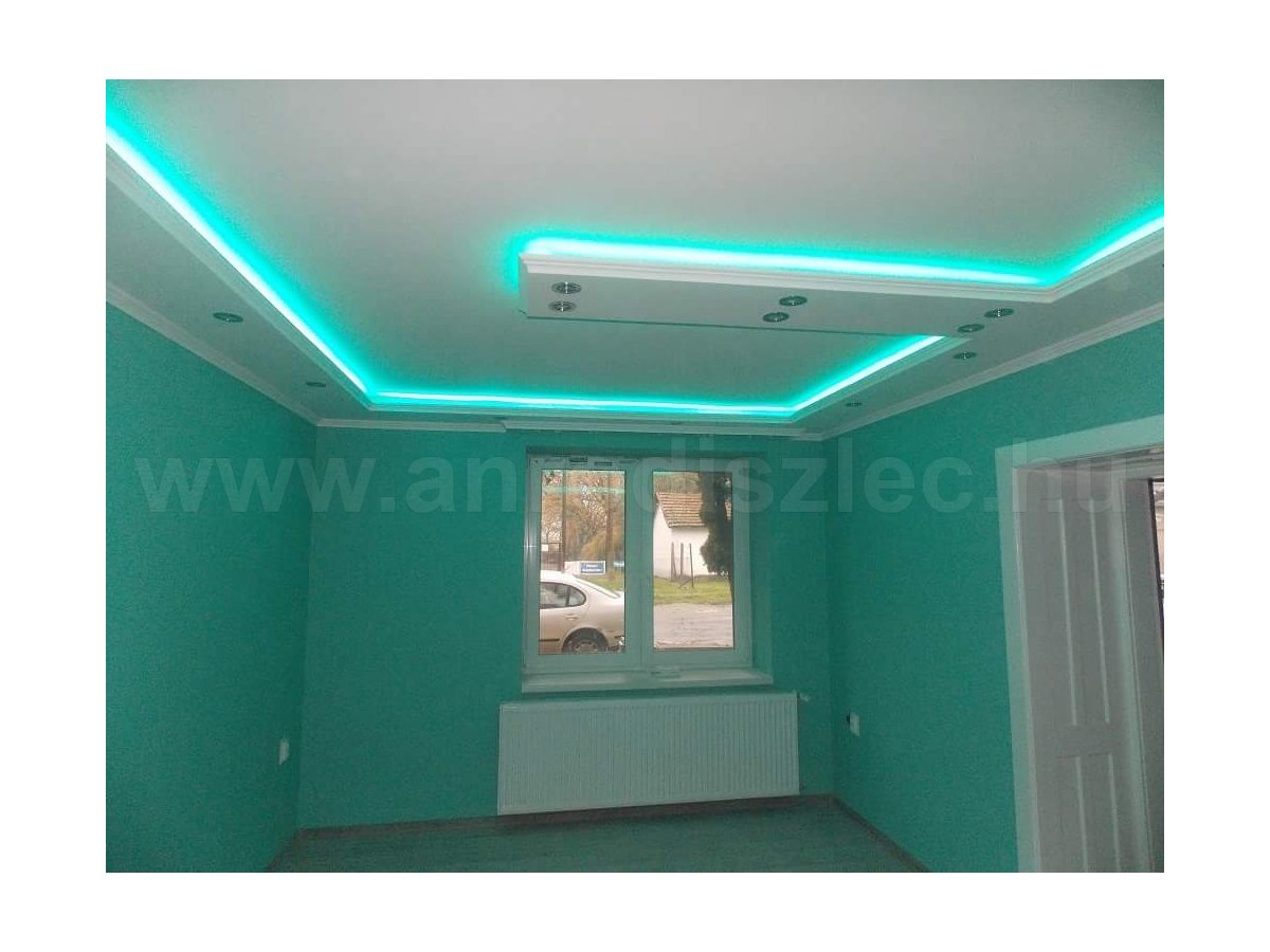 RGB LED szalag különleges álmennyezetben