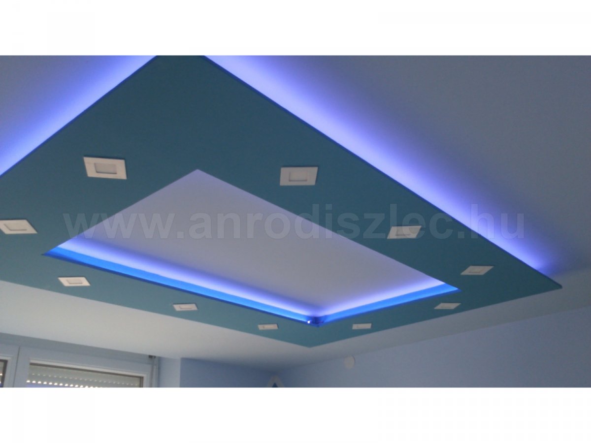 LED szalagvilágítás álmennyezetben