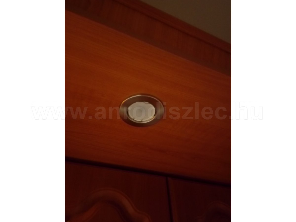 Matt króm olcsó lámpatest 5w melegfehér led szpottal... ~1000Ft, 25 watt halogén fogyasztás helyett!