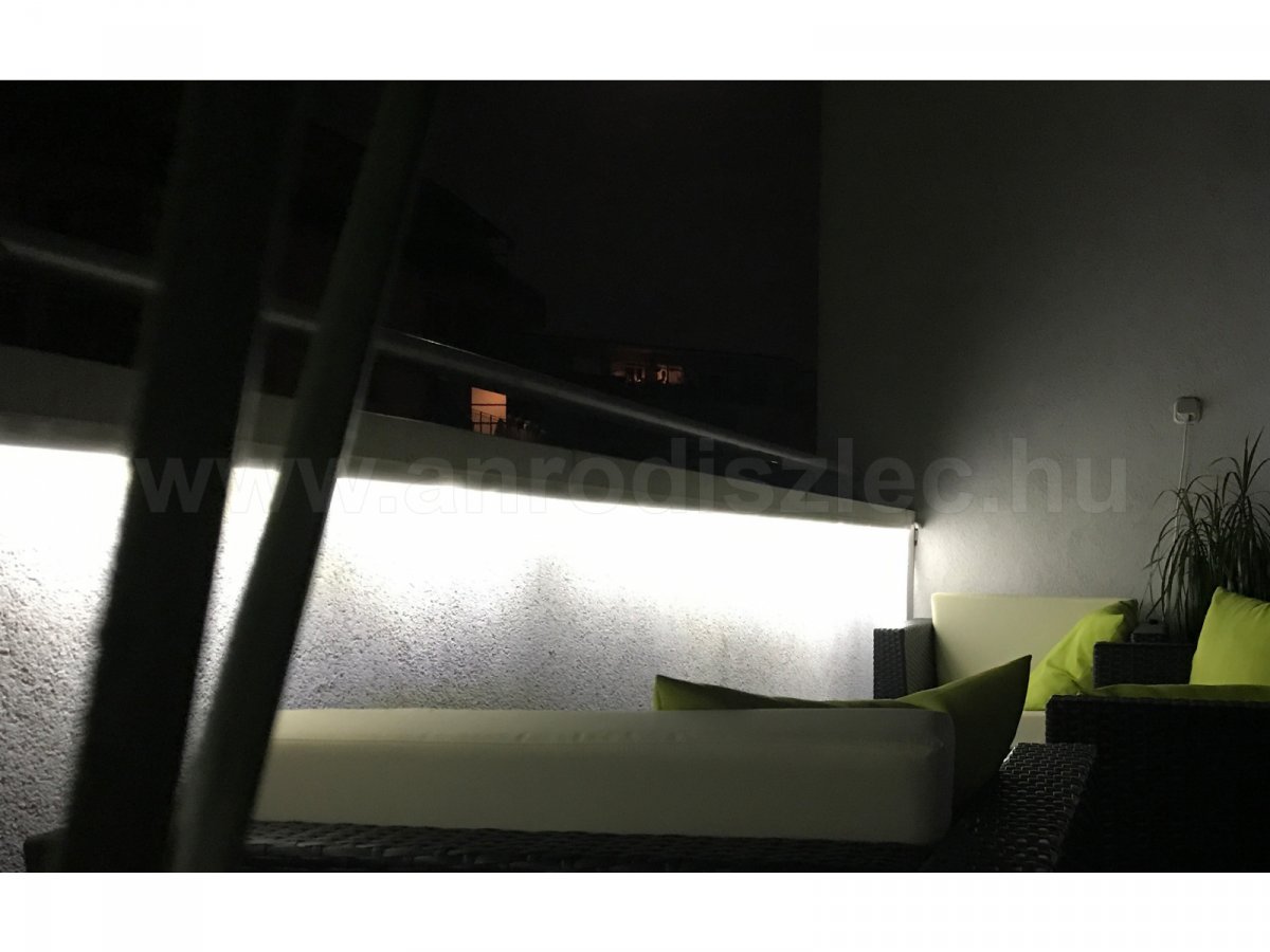 Kültéri, 3528-as led szalag - hangulatvilágítás erkélyen