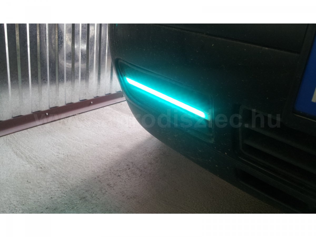 Fényjáték parkoló autón. RGB szalag + alu profil + vezérlés. 