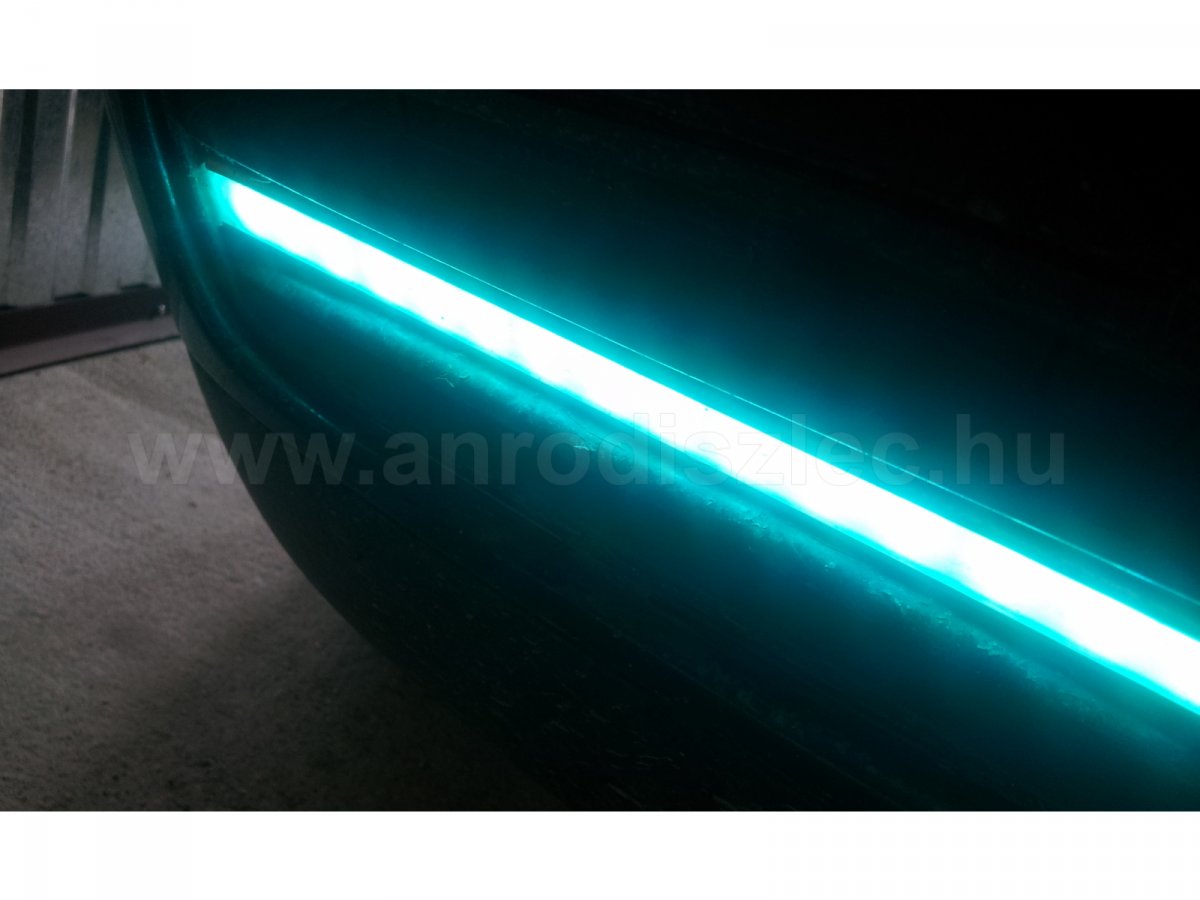 Az alusín sok fényerőt átenged, mégis védi a led szalagot. 