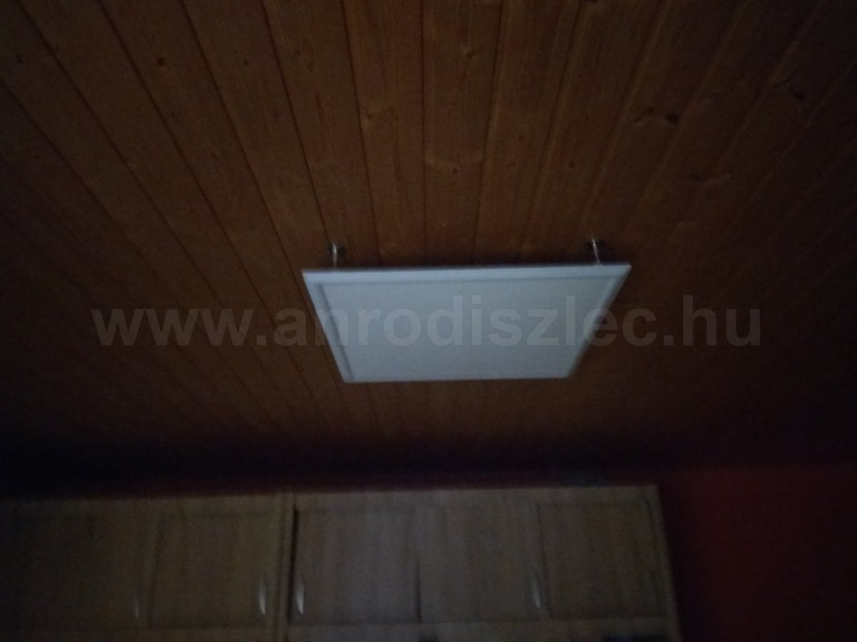 Plafonon kívülre szerelt ledpanel
