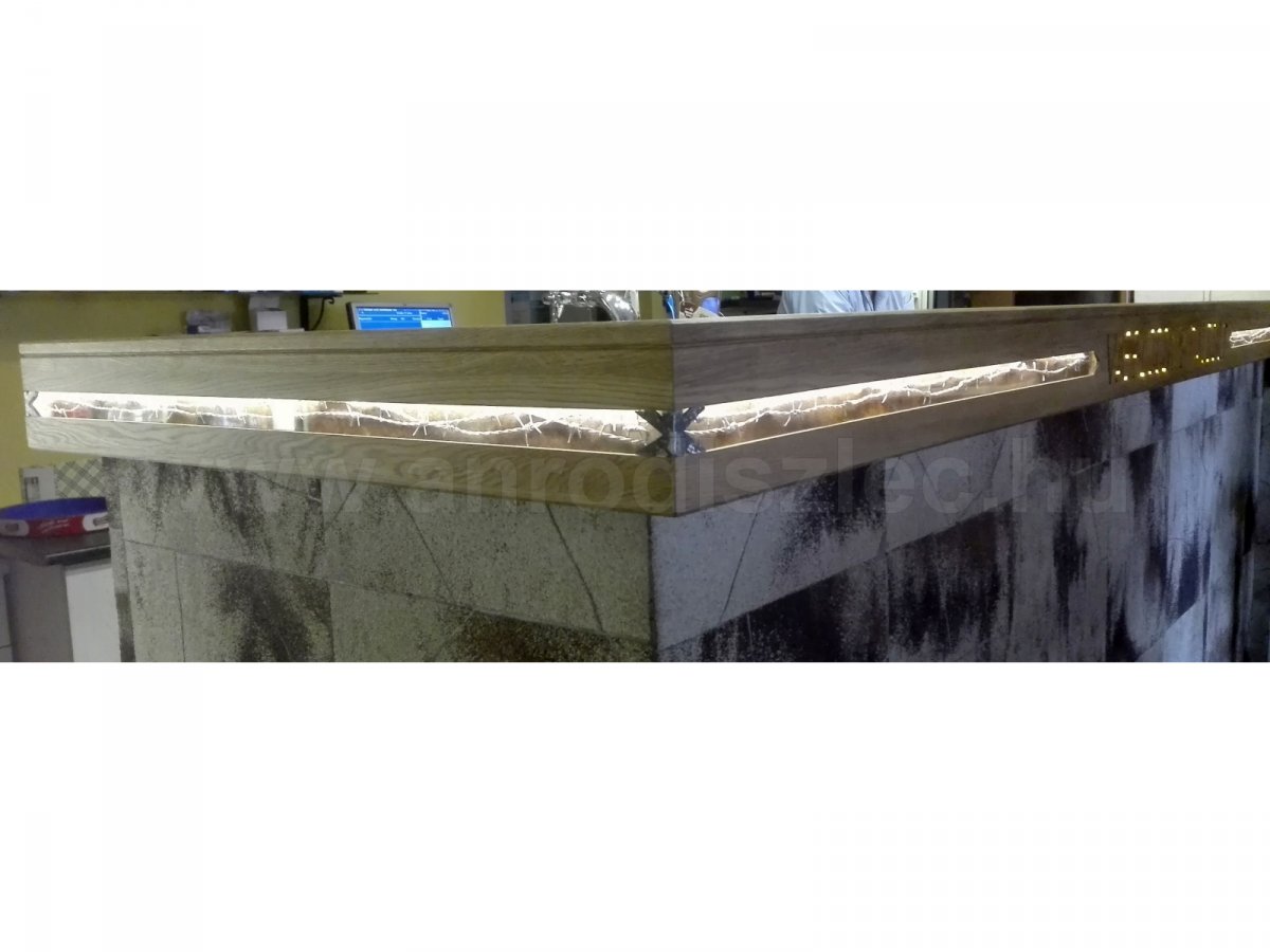 SB wood-art-design: egyedi bárpult a falu italboltjában