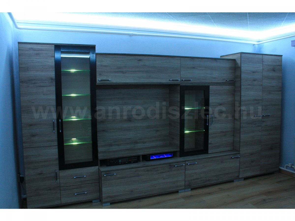 Nappali szoba RGB színváltós fénnyel és szekrény LED polcvilágítással (világoskék)