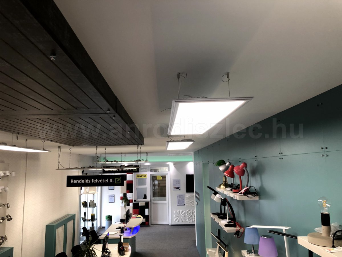 LED panel függesztők az ANRO bemutatóteremben