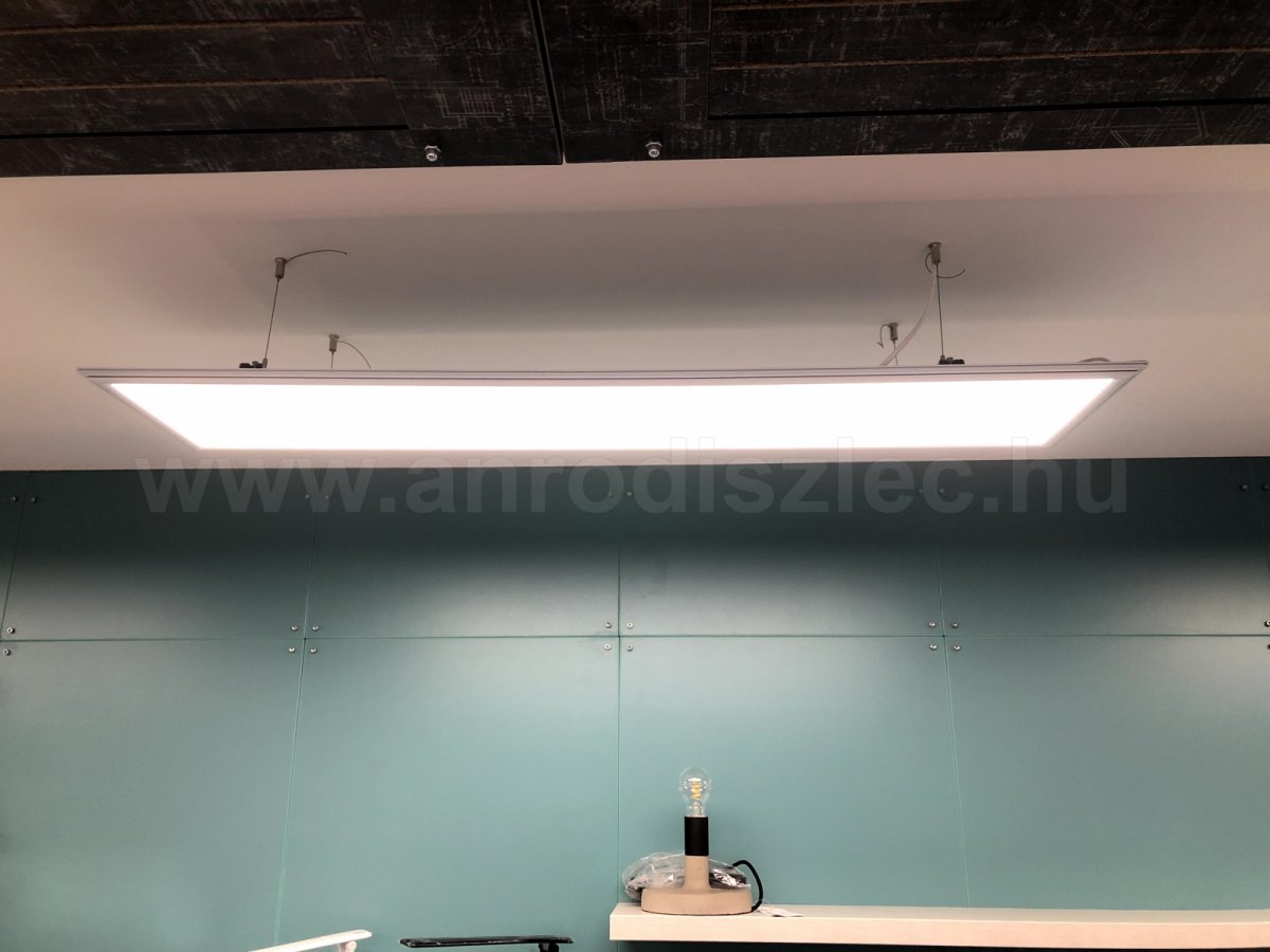 LED panel függesztők az ANRO bemutatóteremben