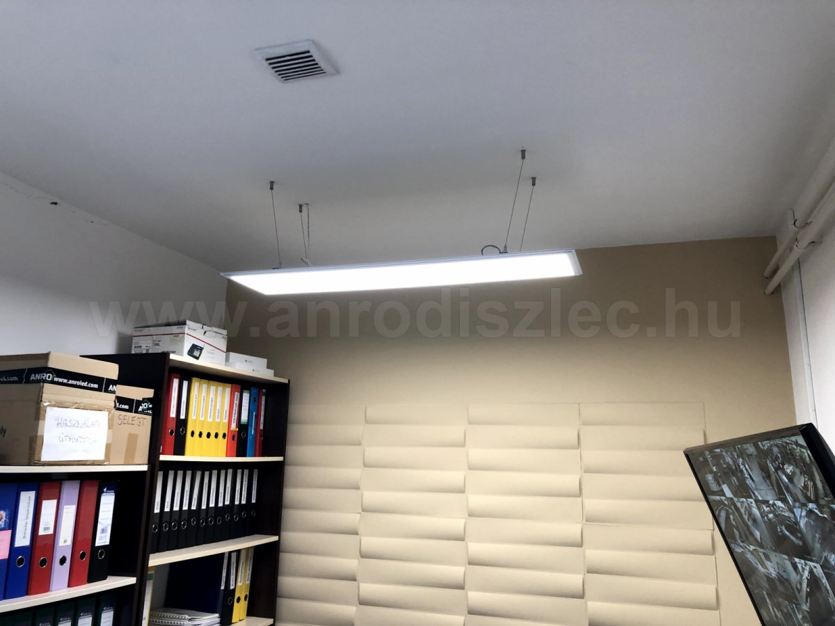 LED panel függesztők az ANRO bemutatóteremben