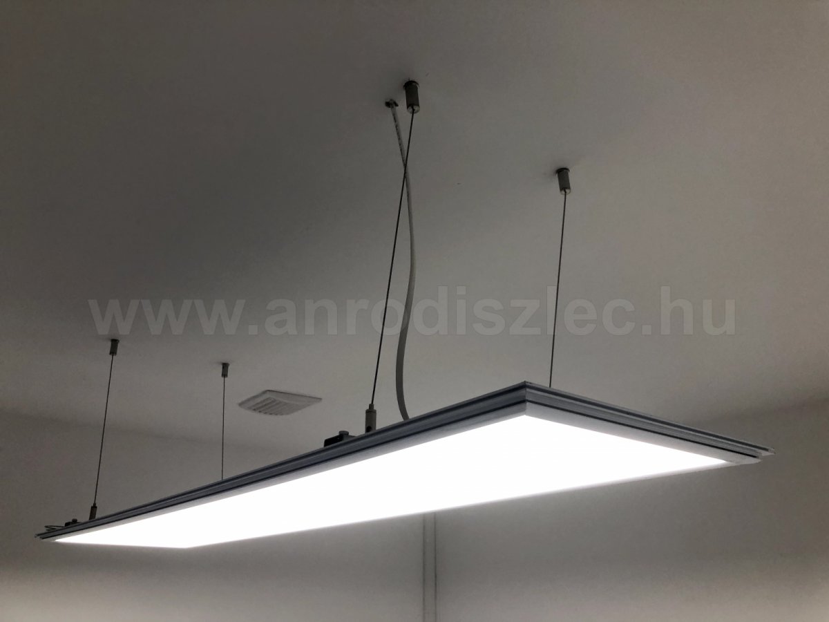 LED panel függesztők az ANRO bemutatóteremben