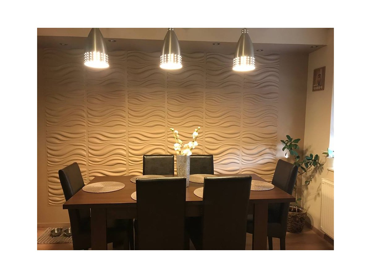 Hullámos falburkoló ebédlőben, fehérre festve
