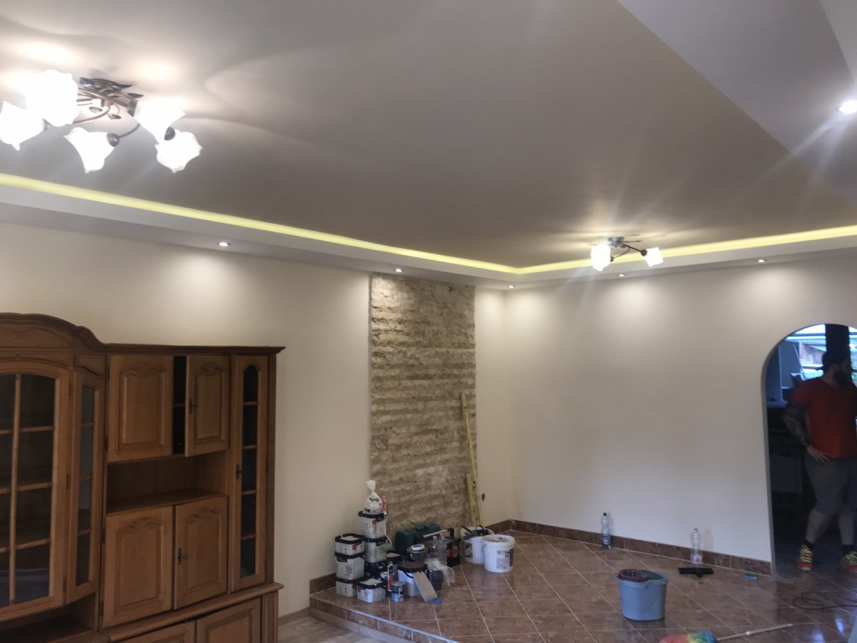 LED dekorvilágítás szoba gipszkarton párkányán