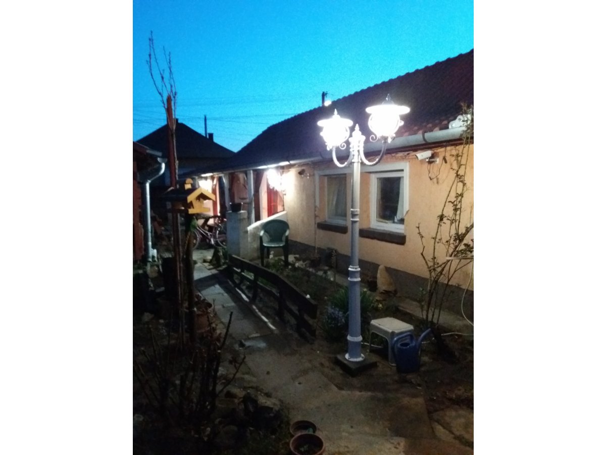 Dupla fejú kerti kandelláber E27 led izzóval