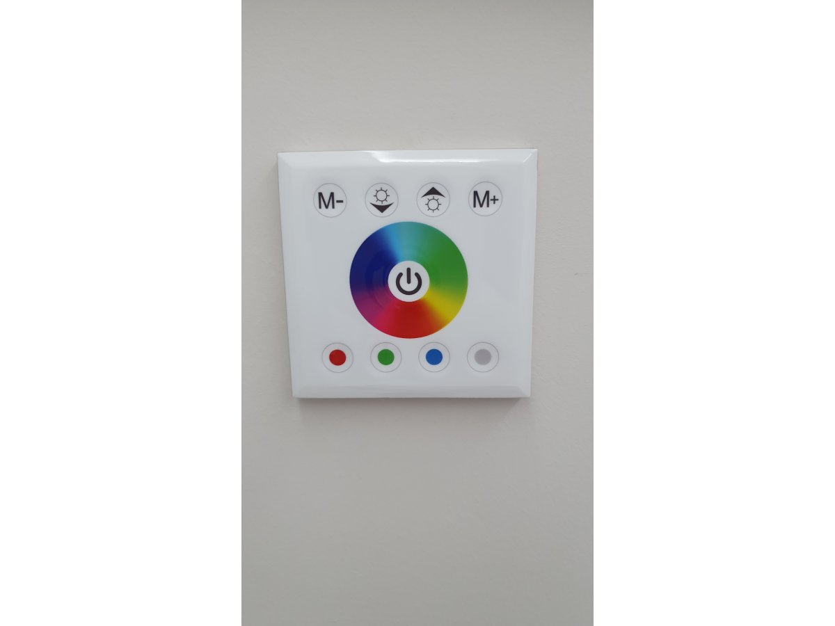 Falba süllyesztett érintőgombos, színkörös RGB vezérlő