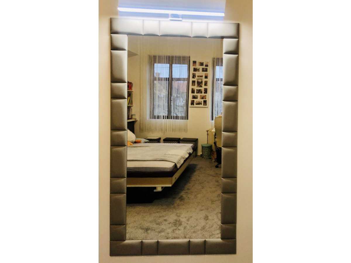 Szürke bőrpanel két méretben fali tükör keretezésére