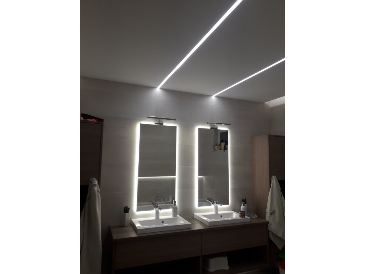 Fürdőszobában fővilágítás alu profil+led szalag