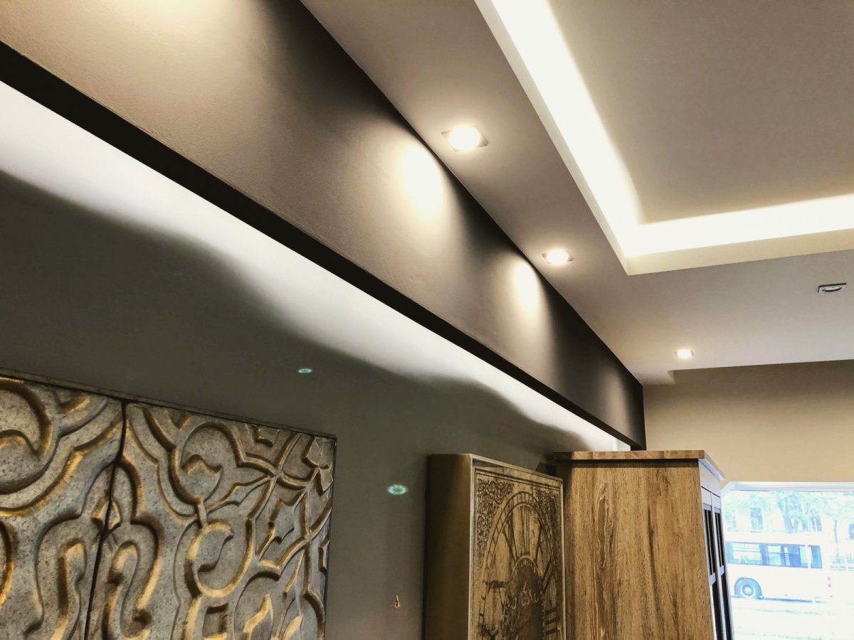LED szalag gipszkartonban felül és alul