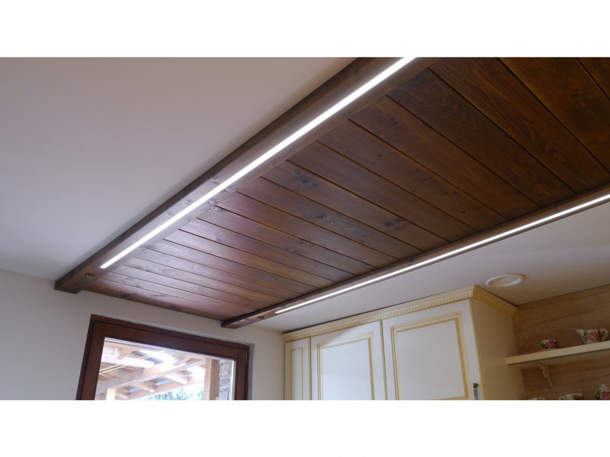 Lambéria mennyezet plusz alu led szalag