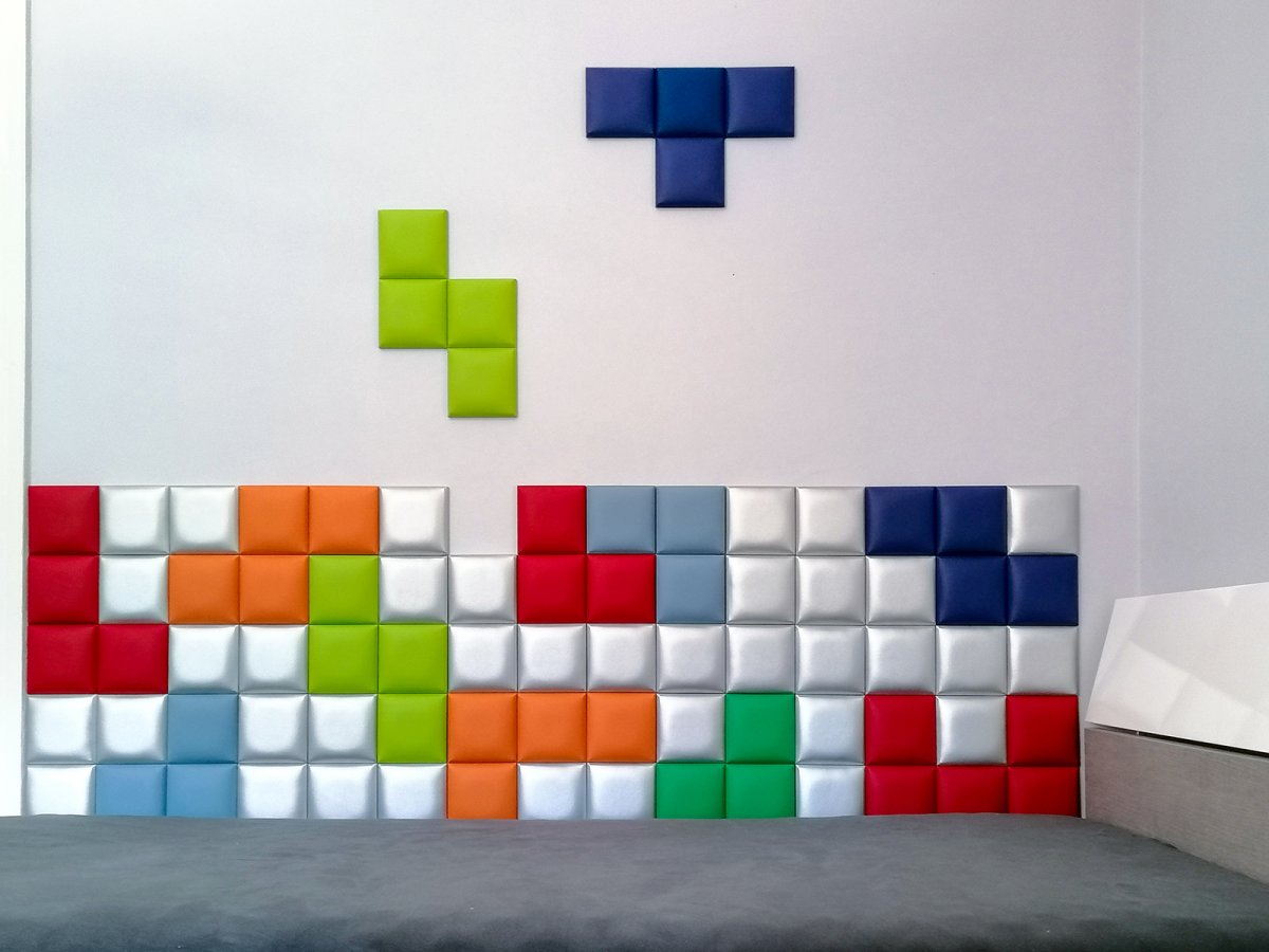 Akár azonos méretű bőrpanelekből is vagány falburkolat készíthető a színek játékával. Tetris imádók előnyben!