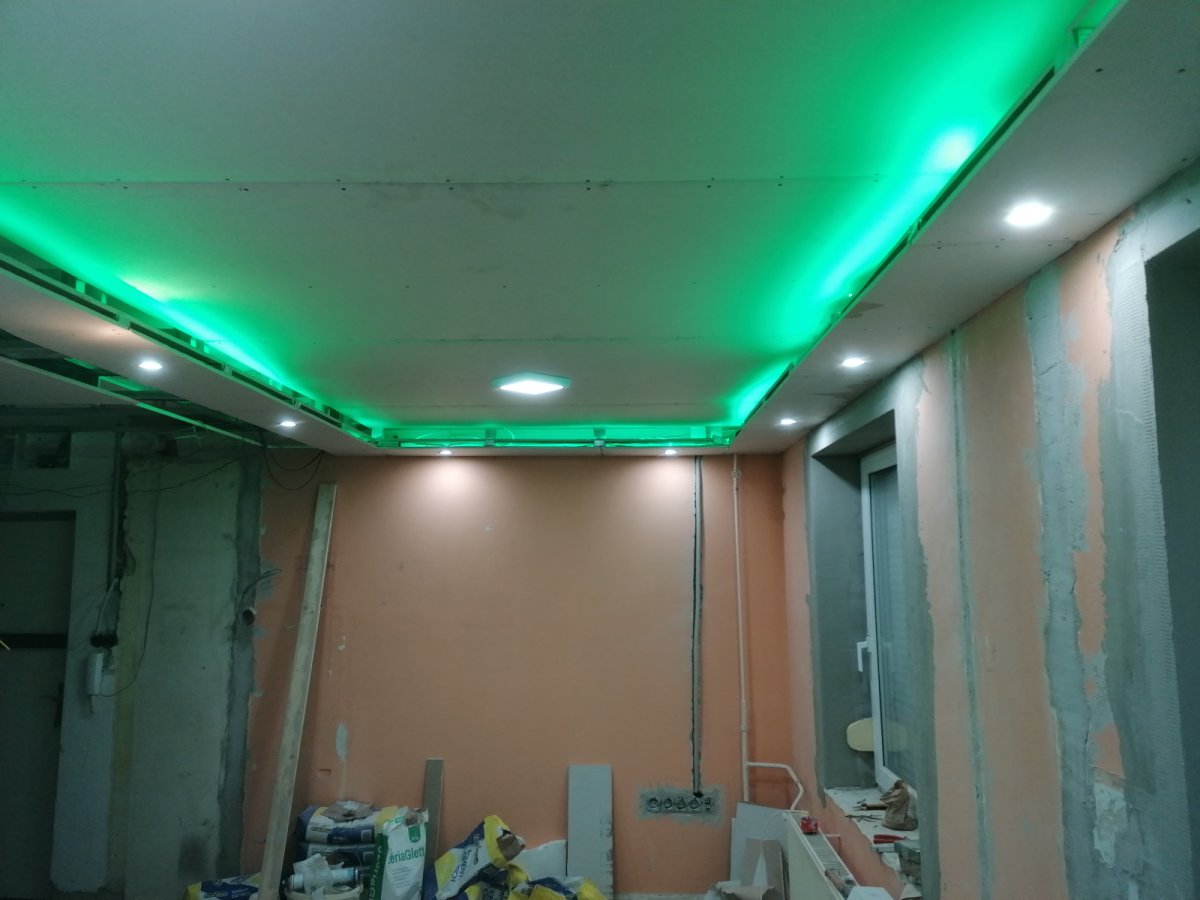 LED világítás teszt a befelyezés előtt