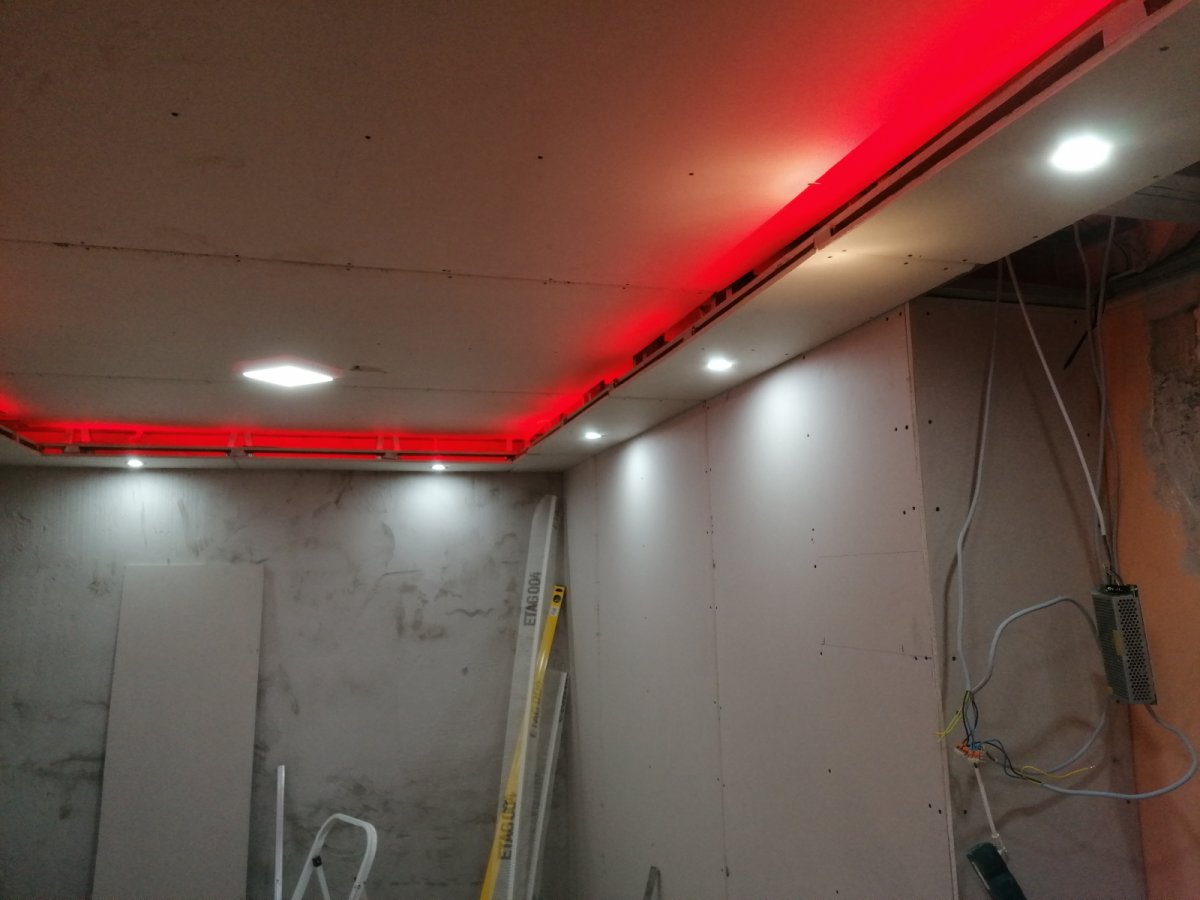 LED szalag tesztelése a végleges beépítés előtt