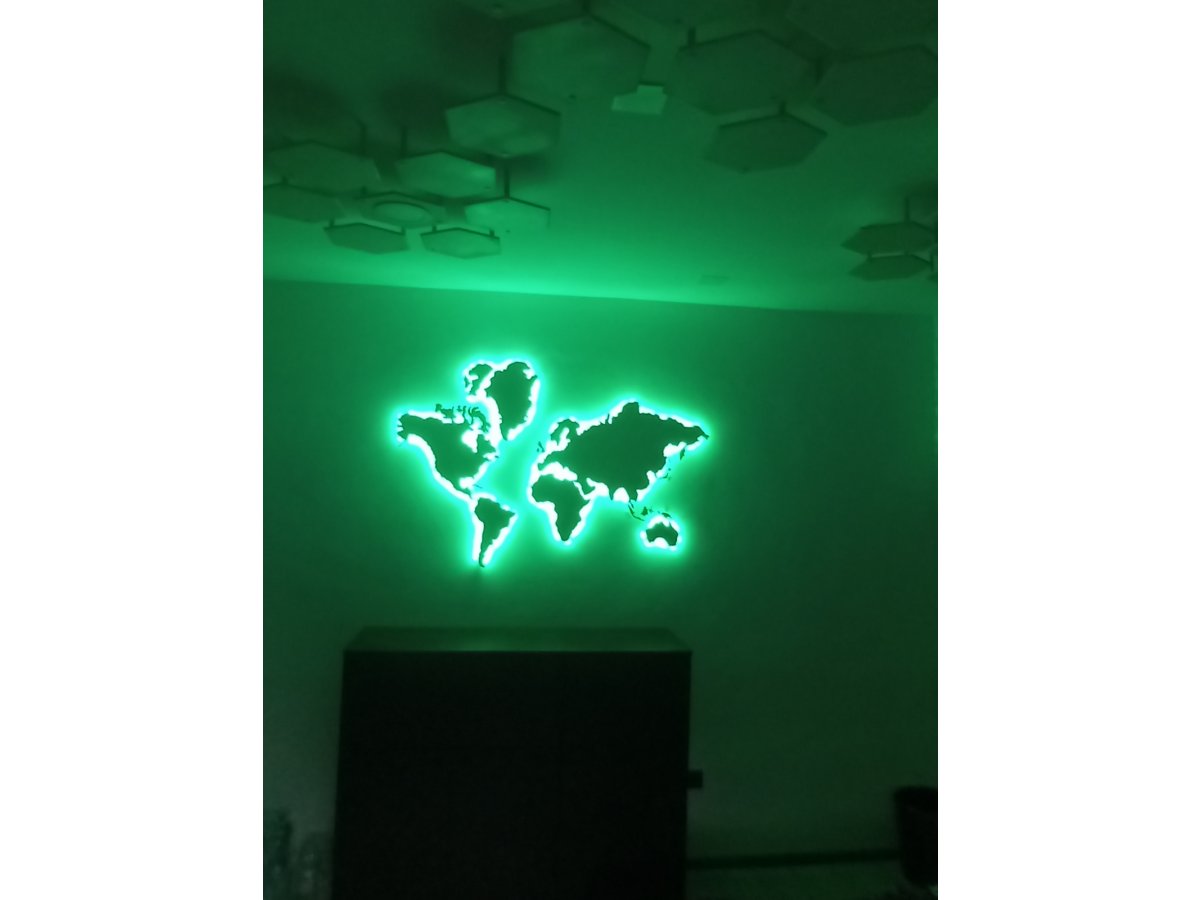 Világtérkép RGB LED szalag élvilágítással