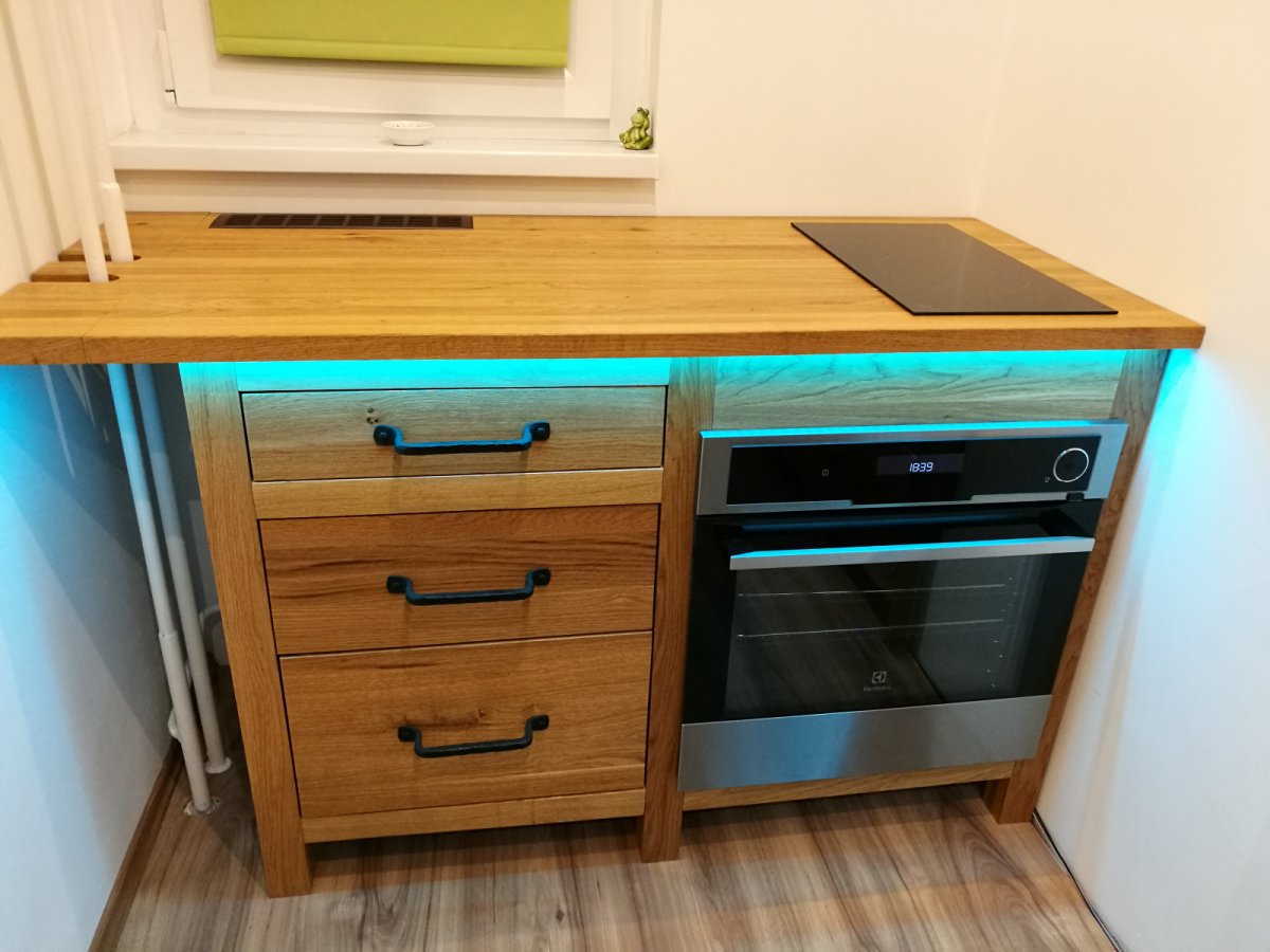 Minikonyha dekoratív LED világítással