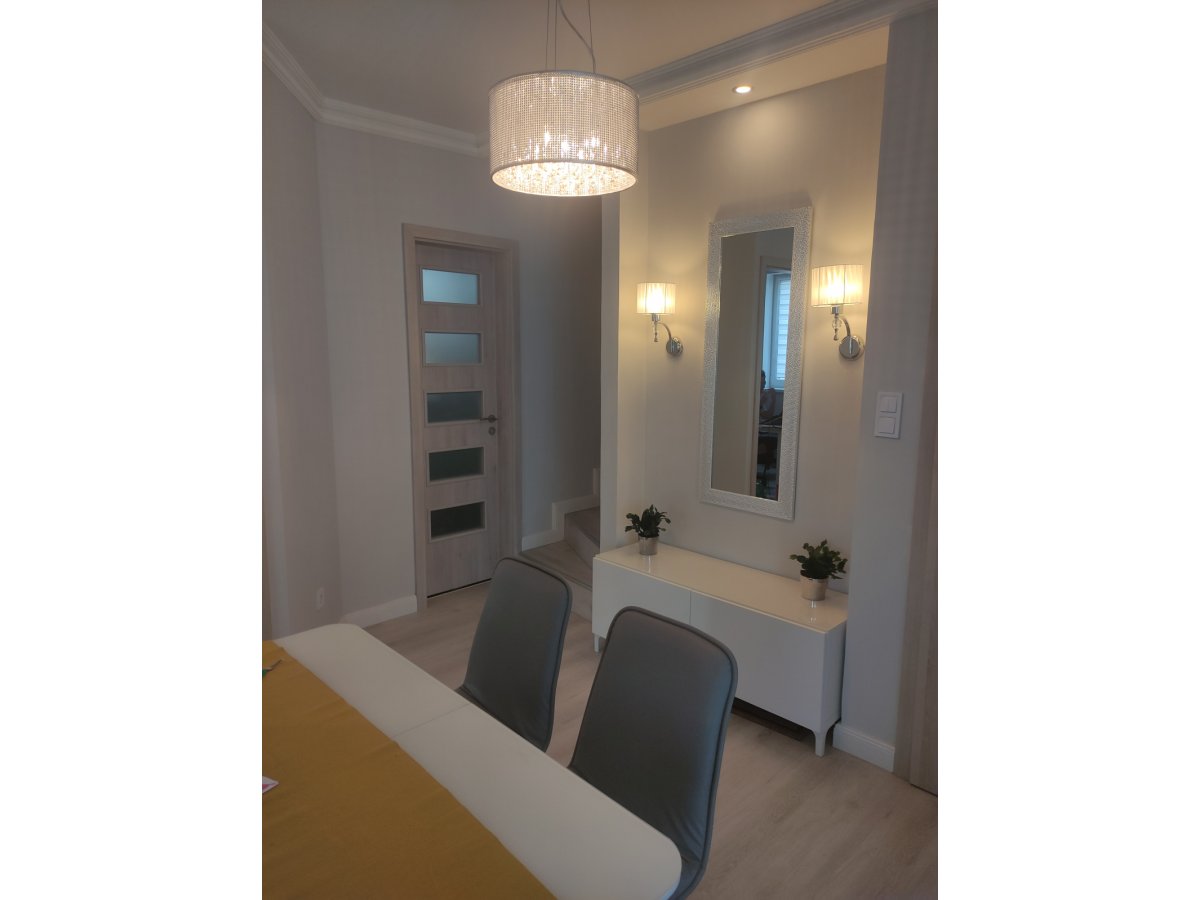 Energiatakarákos LED izzók elegáns lámpabúrák mögé rejtve