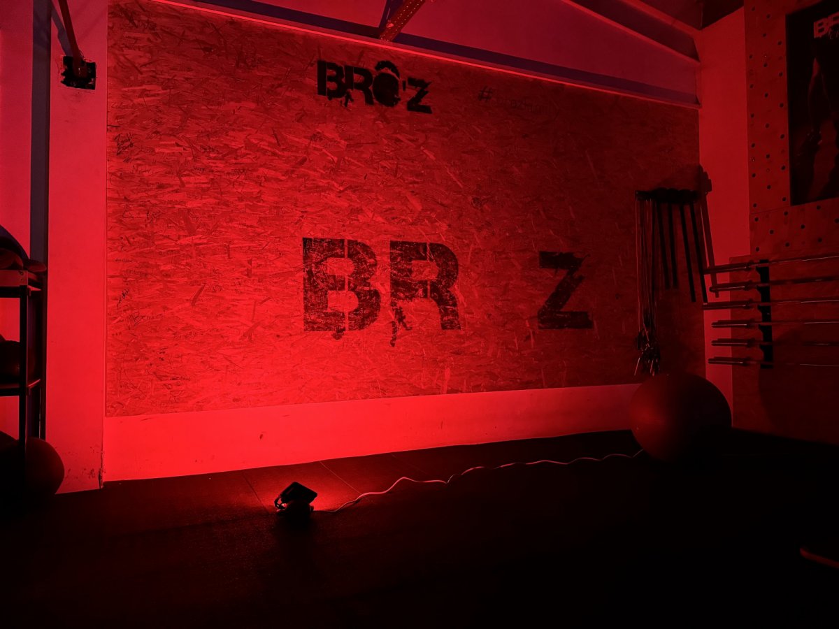 Színváltós 30W RGB reflektor bulifénynek - piros szín