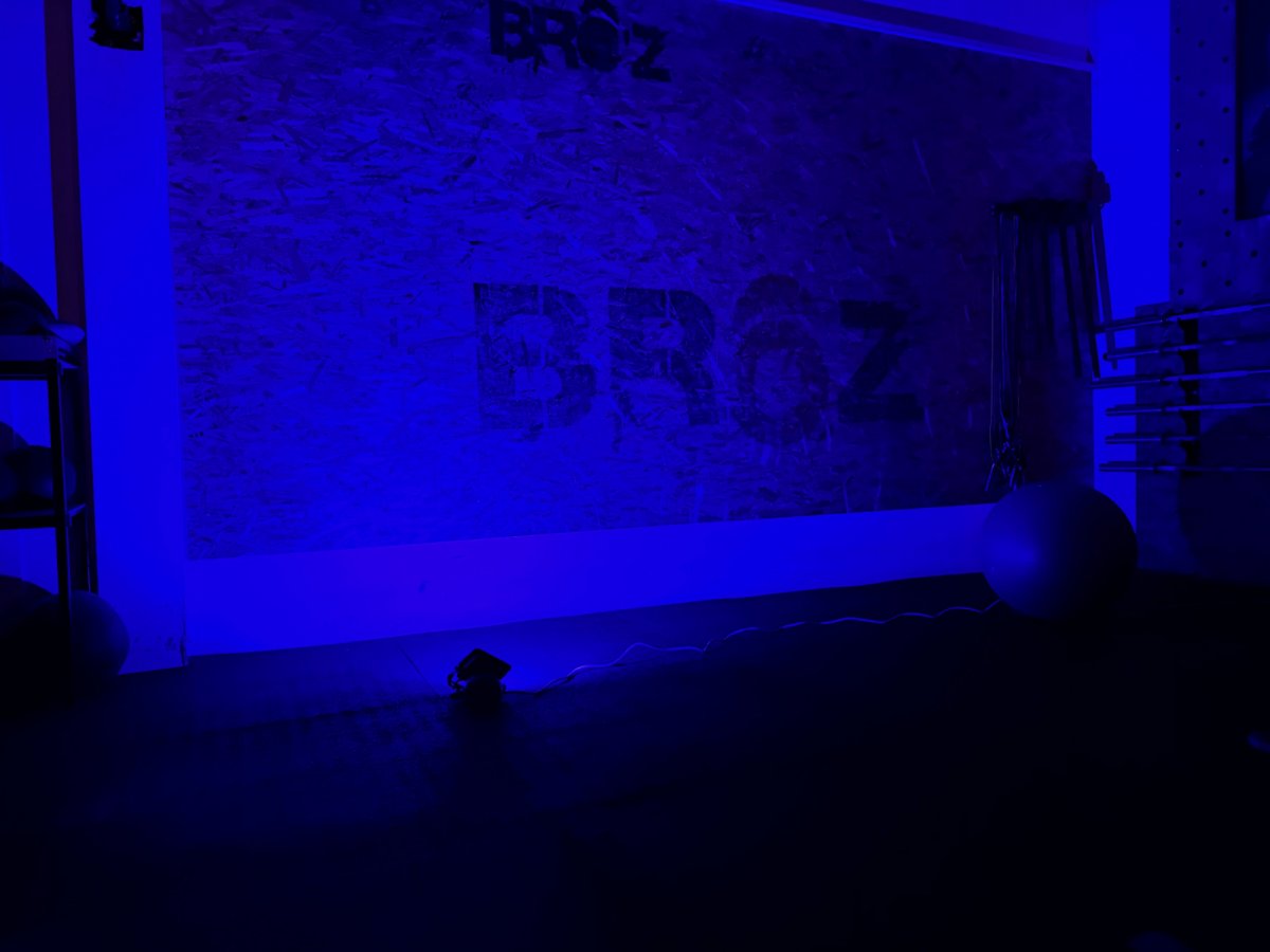 Színváltós 30W RGB reflektor bulifénynek - kék szín 