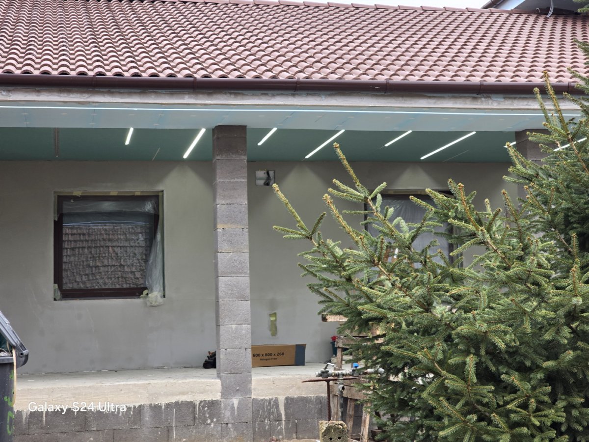 Stablon világításhoz gipszkartonba süllyesztett LED profil és COB LED szalag (Kivitelezés: Szuhi-Vill Kft)